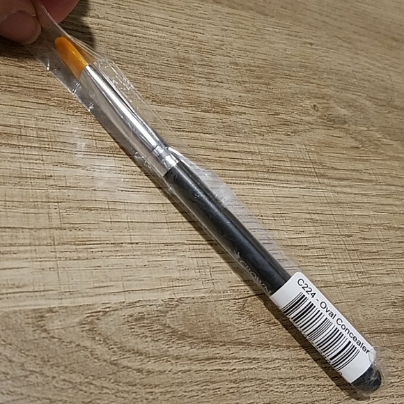 NWT CROWN MakeUp brushes Set of 3 - Picture 4 of 8